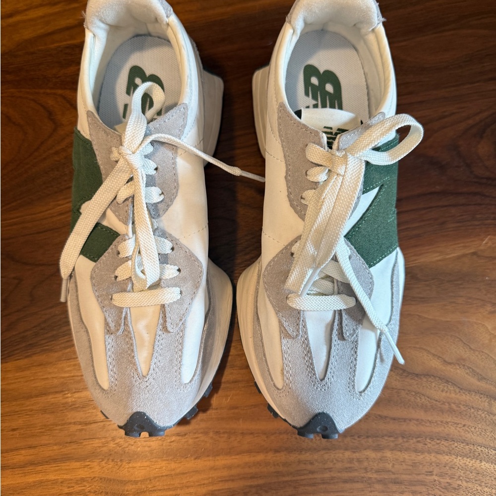New Balance 327 Sneaker - Picture 2 of 9